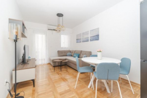New Renovated Modern Cozy Mediterranean 42m2 flat plus free parking